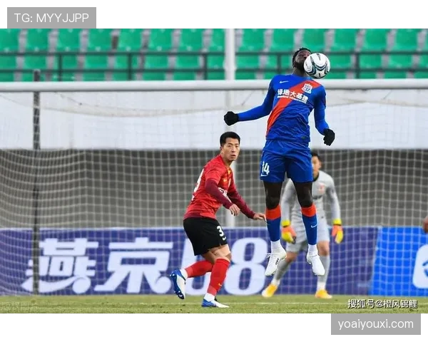 天气中断下的足球比赛规则有哪些关键判罚细节？